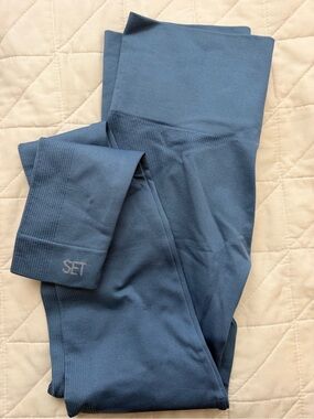 SET Active Leggings in Cloud SZ SMALL (Limited Edition- Discontinued)